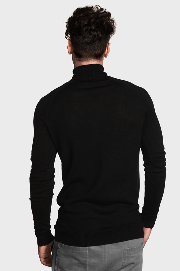 Turtleneck sweater in merino wool blend (Nero)