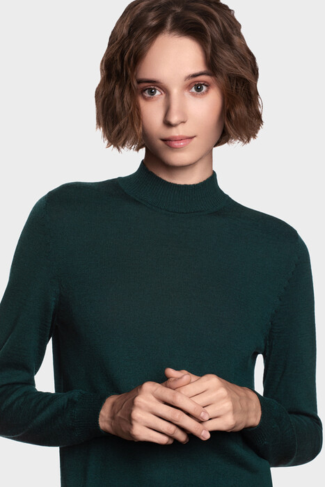 Жіночий вовняний светр з невеликою стійкою (Pino)