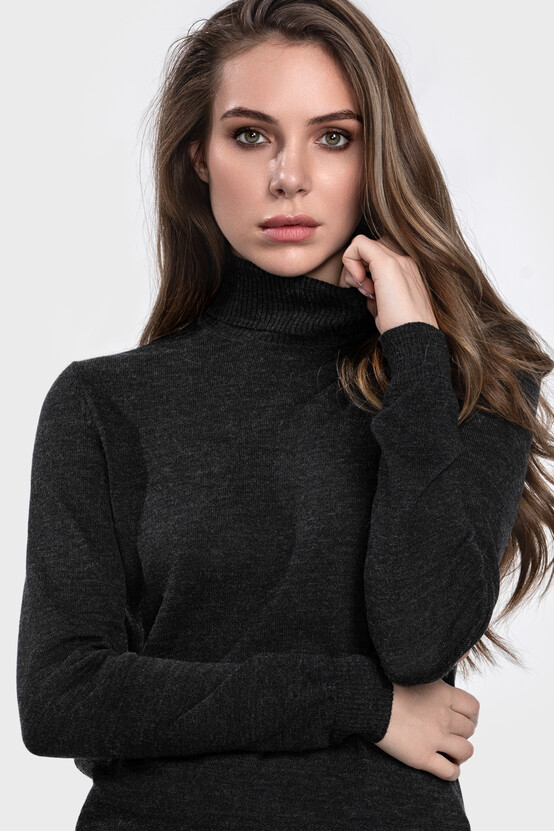 Turtleneck sweater in pure merino wool (Antracite Melange)