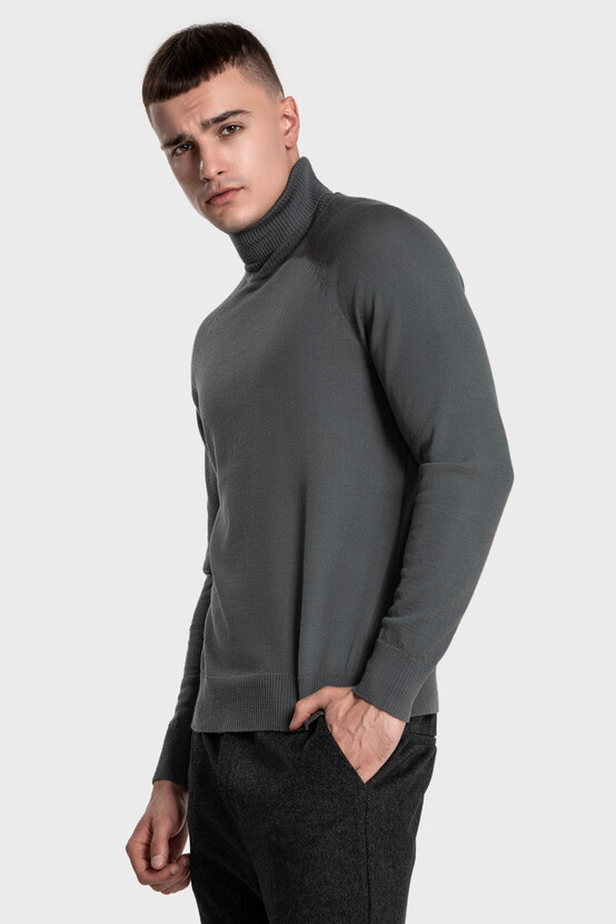 Turtleneck sweater in merino wool blend (Topo)