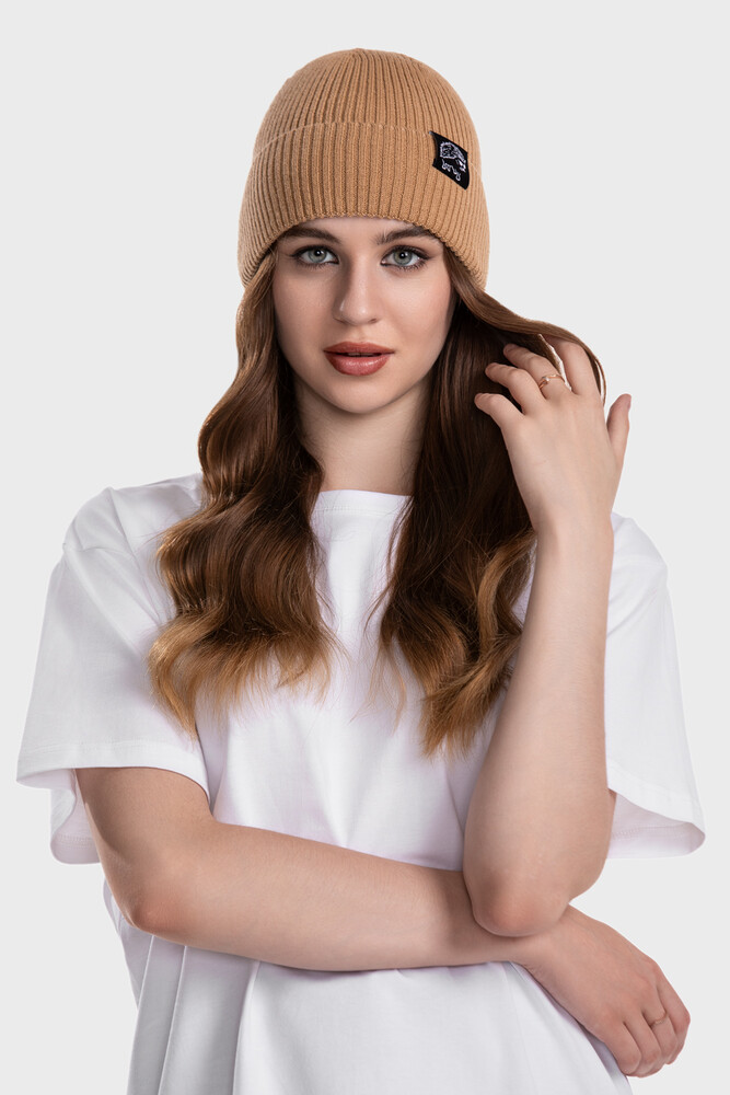 Ribbed beanie in merino wool blend (Warm Beige)