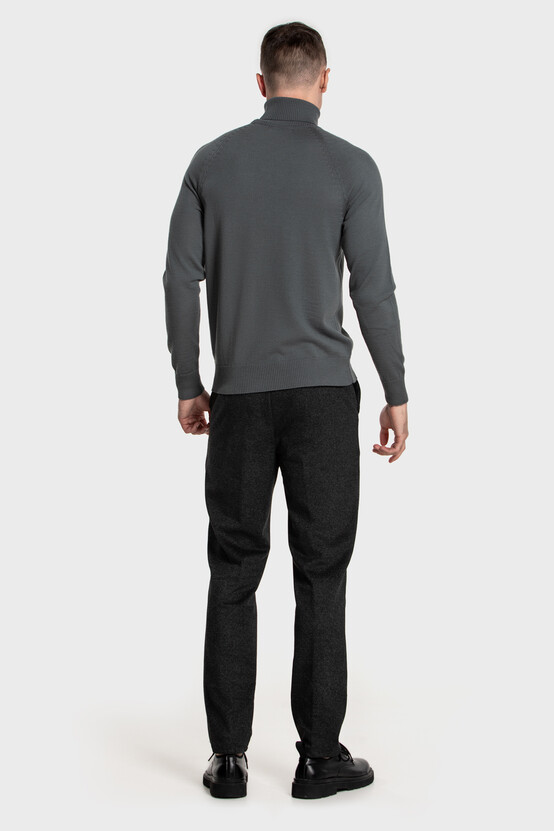 Turtleneck sweater in merino wool blend (Topo)