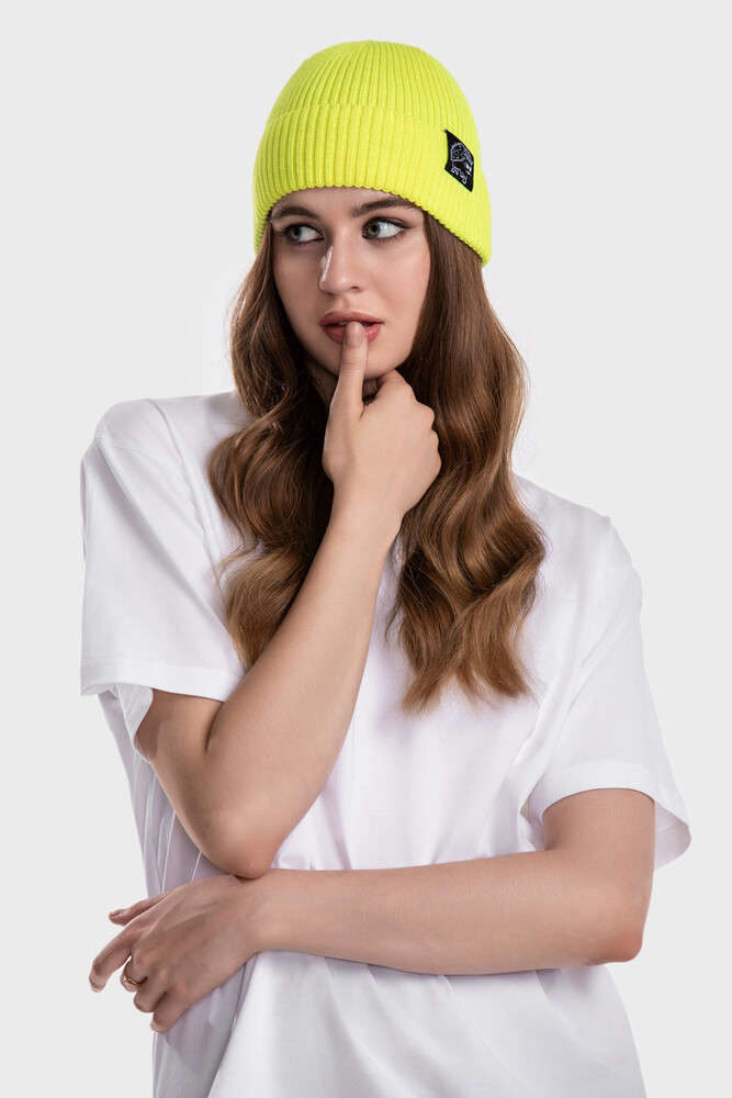 Ribbed beanie in merino wool blend (Shocking Yellow)