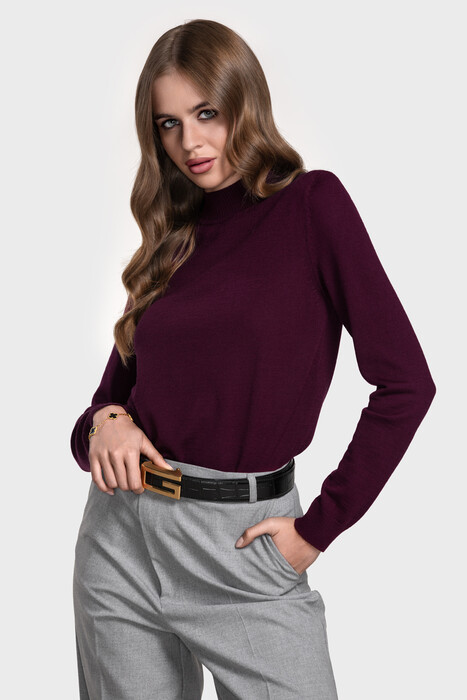 Mock neck sweater in merino wool blend (Amarena)